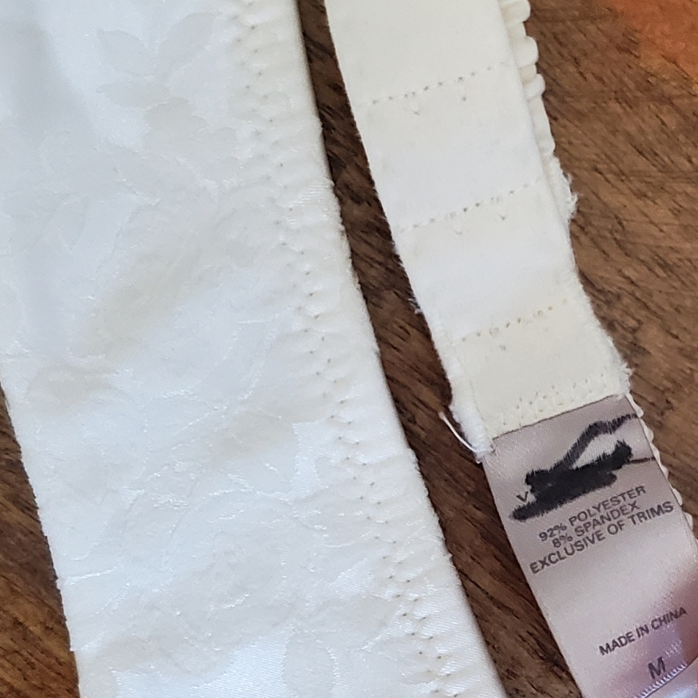 🤍 Victoria's Secret White Floral Garter Belt 🤍 - Picture 6 of 12